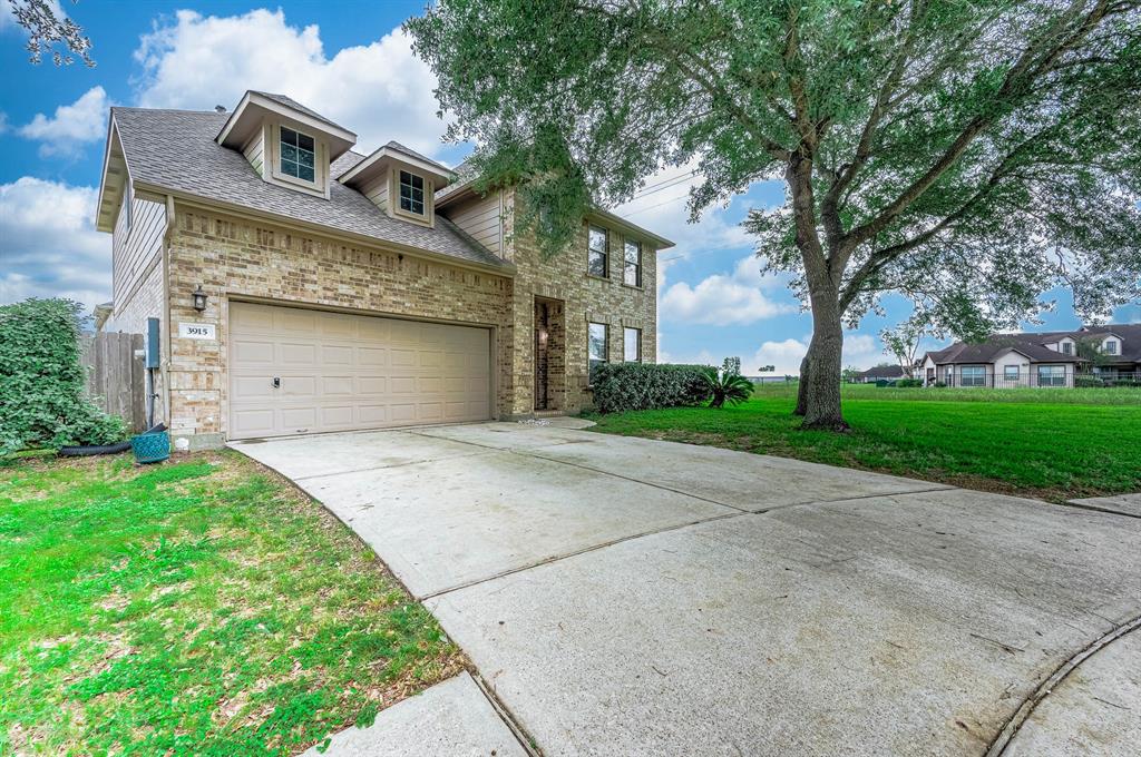 3915 Conroe Lake Court, Pearland, Texas image 3
