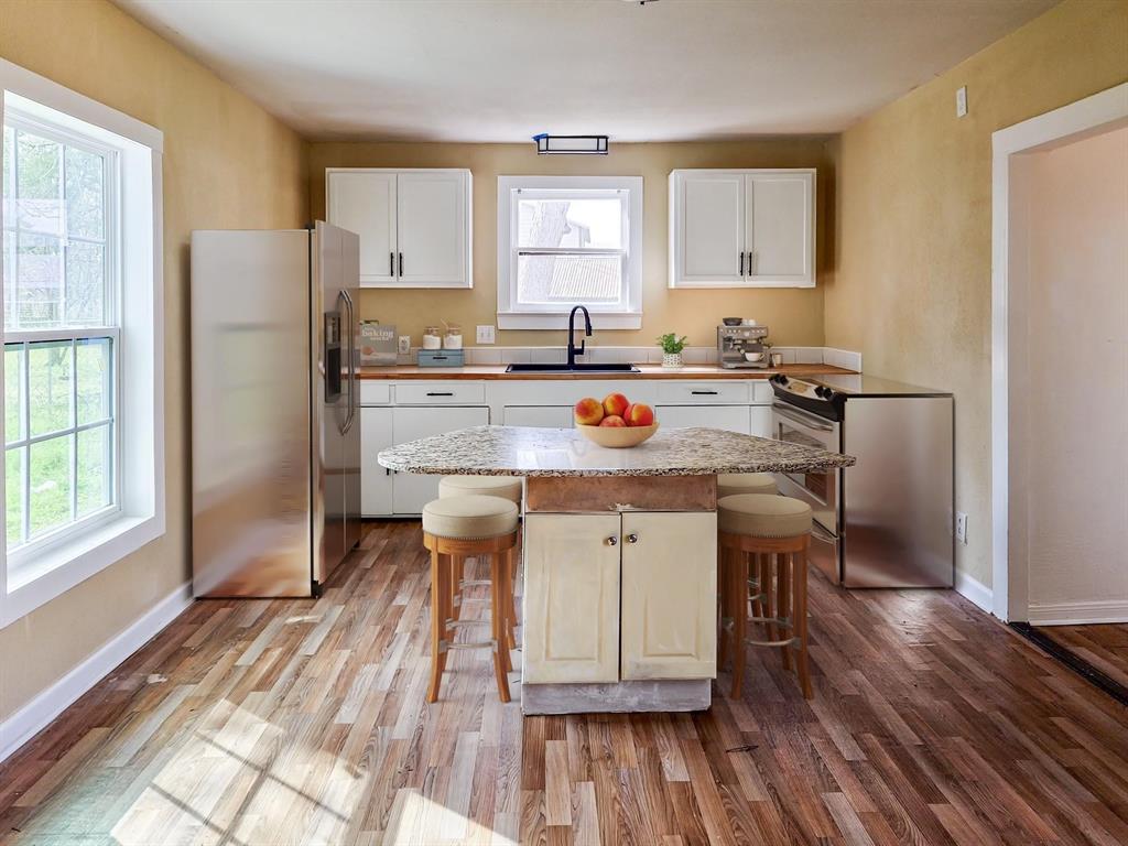 2408 10th Street, Bay City, Texas image 4