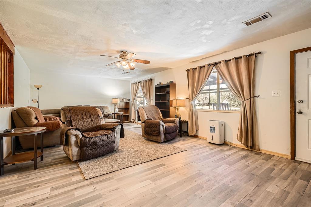 170 Trails End Drive, Cleveland, Texas image 4