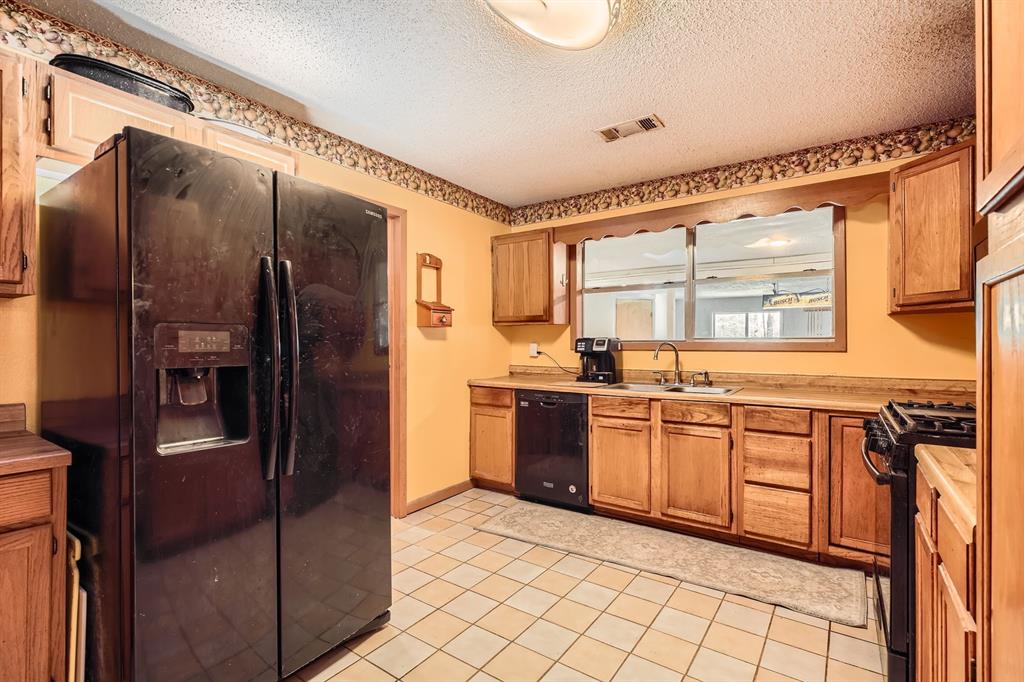170 Trails End Drive, Cleveland, Texas image 9