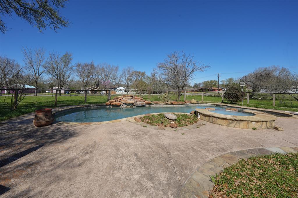 633 14th Street, Hempstead, Texas image 37