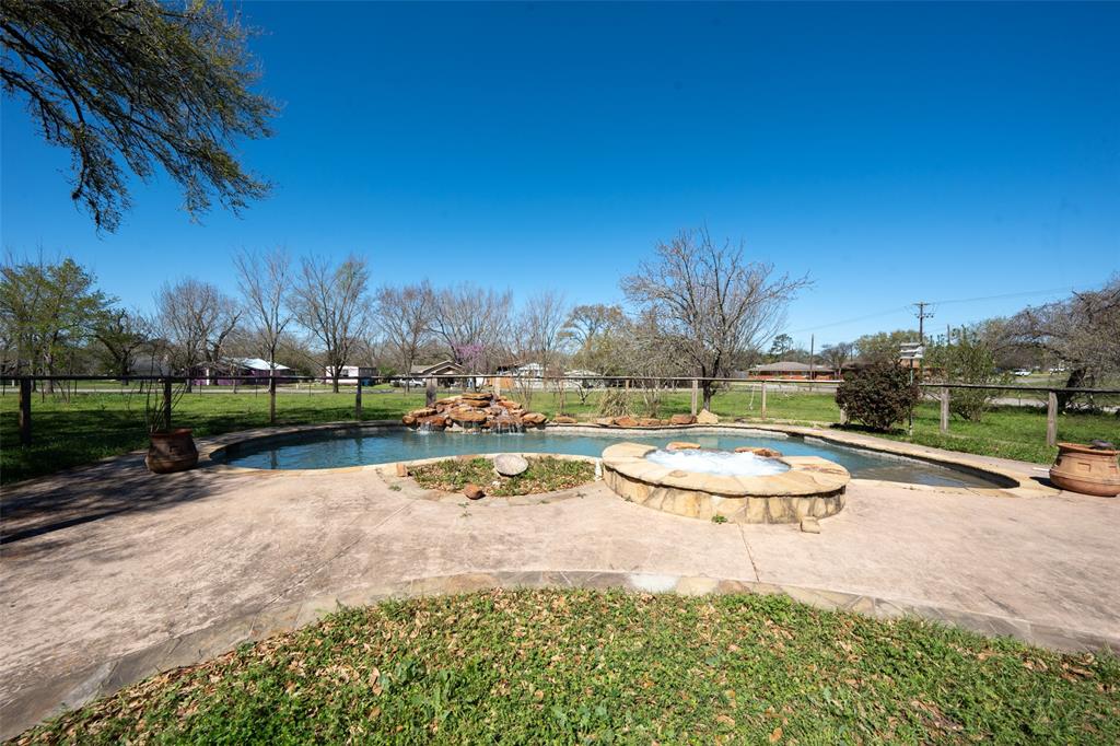 633 14th Street, Hempstead, Texas image 35
