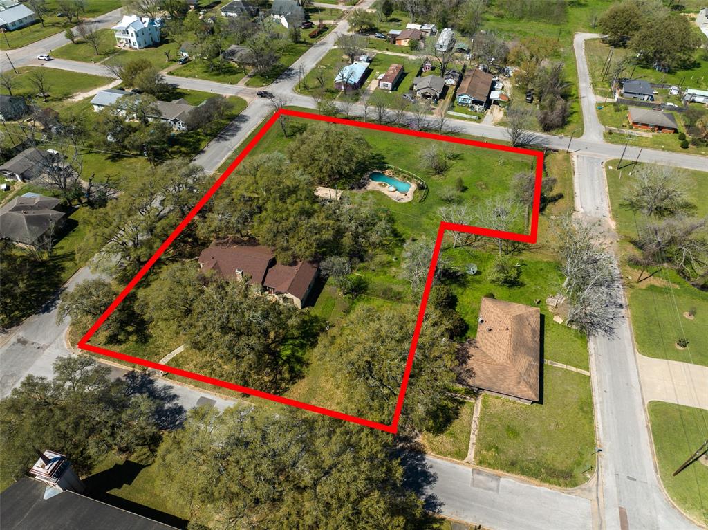 633 14th Street, Hempstead, Texas image 1