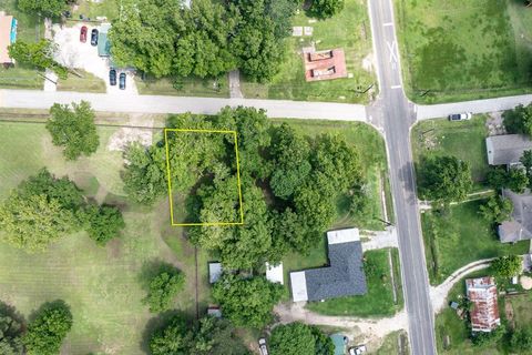 Photo of 0 W Cormier - 0007 Street, Ames, TX 77575 (MLS # 52422056)