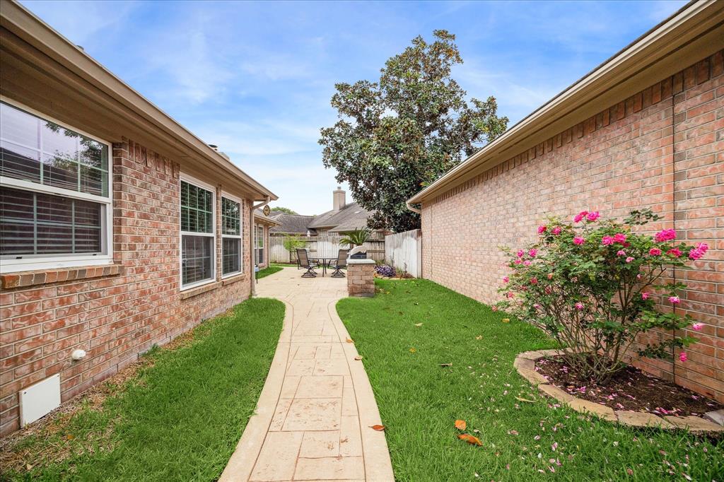 7218 Windwood Court, Sugar Land, Texas image 31