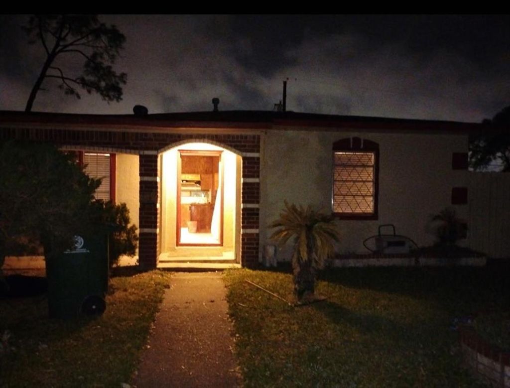 listing image 0