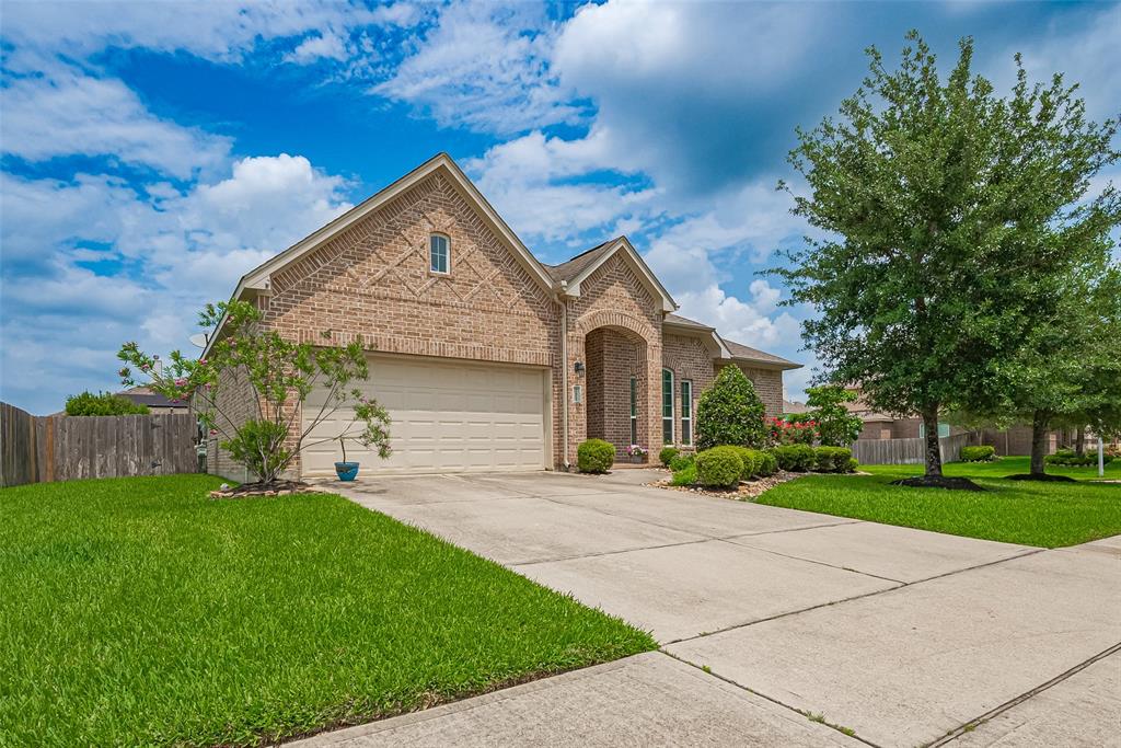 31922 Cary Douglas Drive, Hockley, Texas image 2