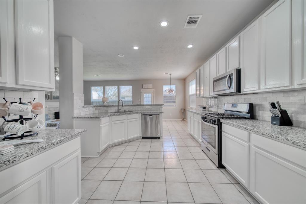 8322 Taro Lane, Baytown, Texas image 4