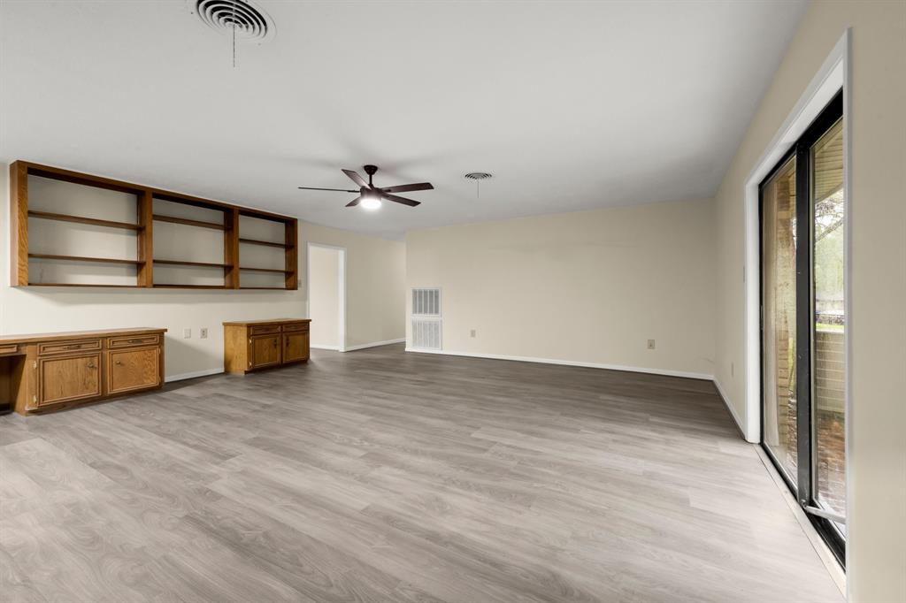 916 W Jones Street, Livingston, Texas image 15