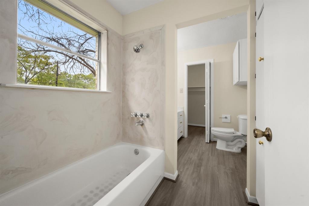 916 W Jones Street, Livingston, Texas image 25