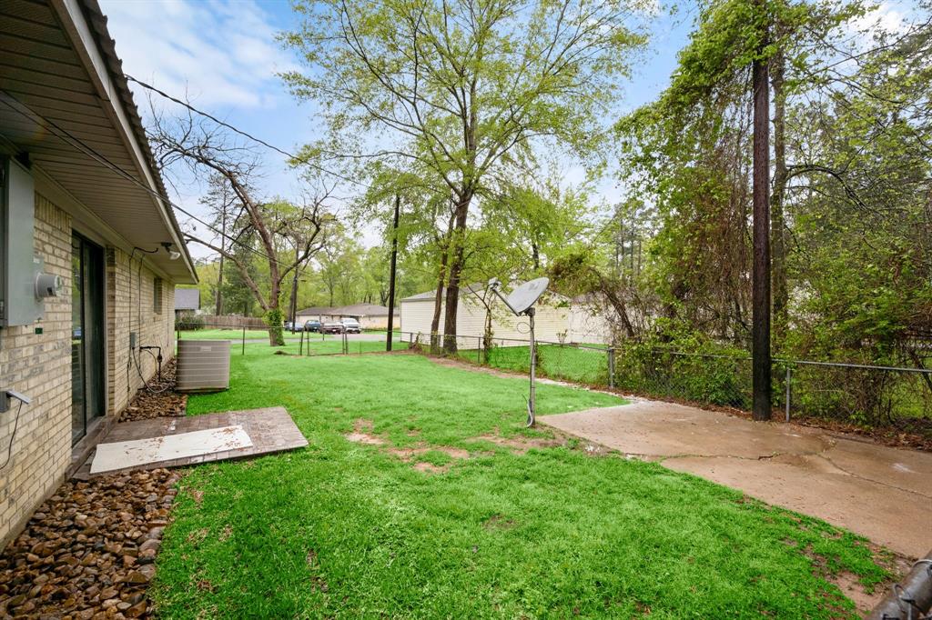 916 W Jones Street, Livingston, Texas image 7