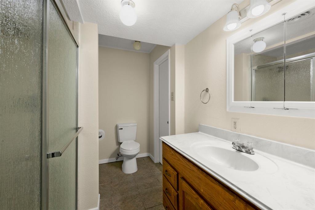 916 W Jones Street, Livingston, Texas image 27