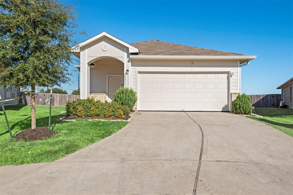 24034 Farmstead Drive, Hockley, Texas image 1