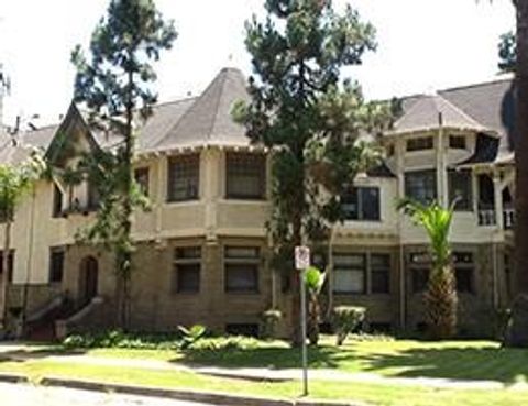 Photo of 34 St James Park W Park, Los Angeles, CA 90007 (MLS # 31647745)