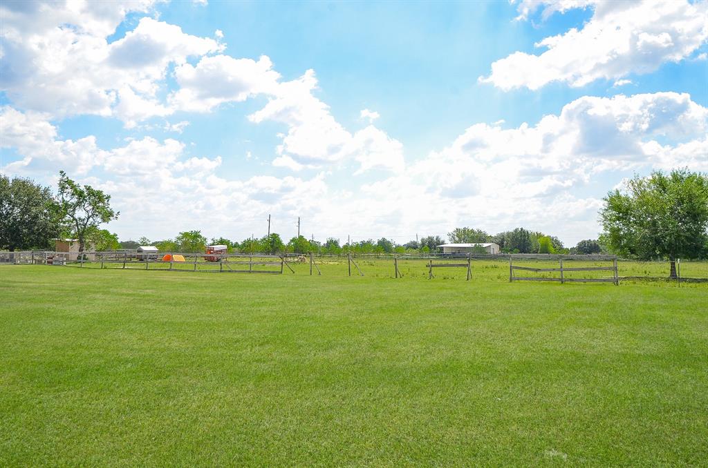 32811 S Red Leaf Lane, Brookshire, Texas image 38