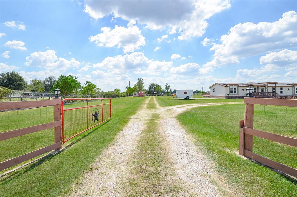 32811 S Red Leaf Lane, Brookshire, Texas image 1