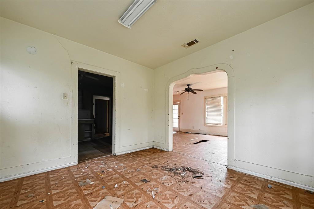 709 S Houston Avenue, Livingston, Texas image 11
