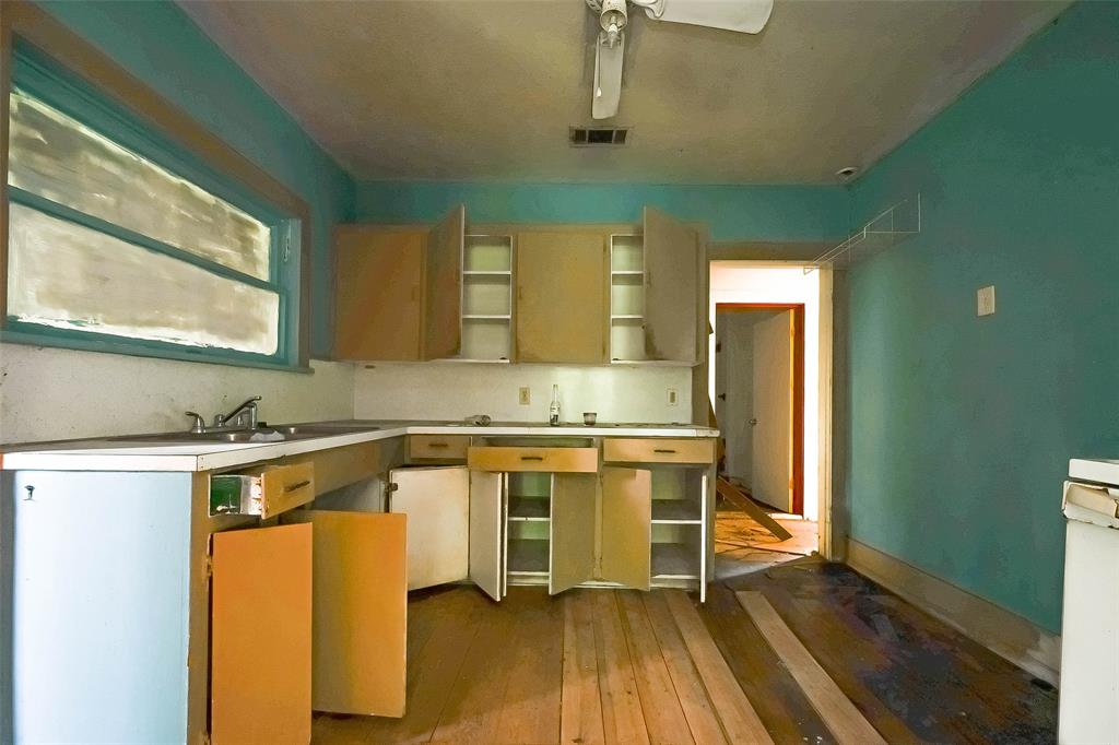 709 S Houston Avenue, Livingston, Texas image 6