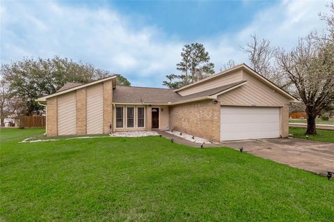 Photo of 22516 Pebble Beach Way, Huntsville, TX 77320 (MLS # 46800291)