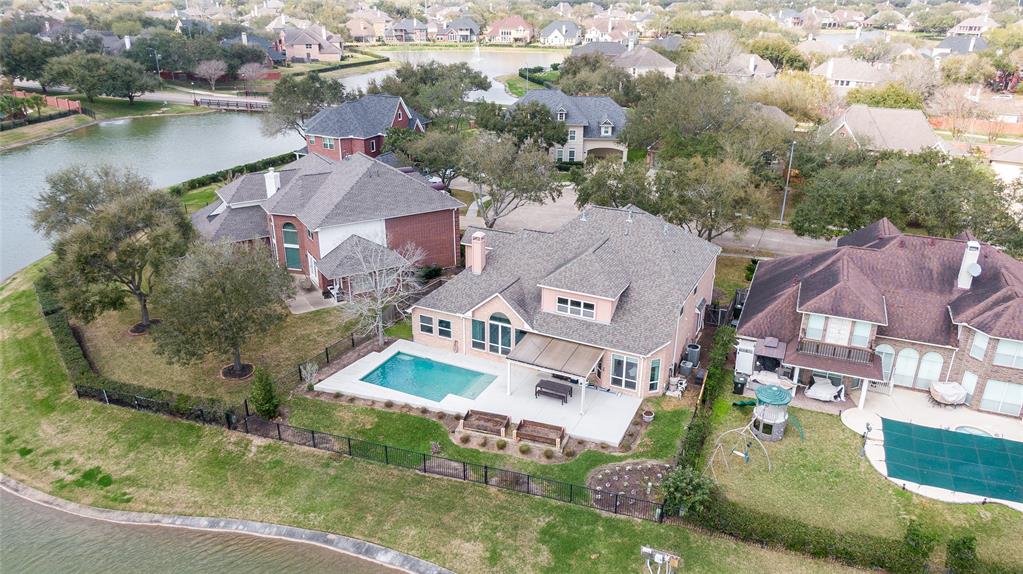 6310 Hidden Crest Way, Sugar Land, Texas image 2