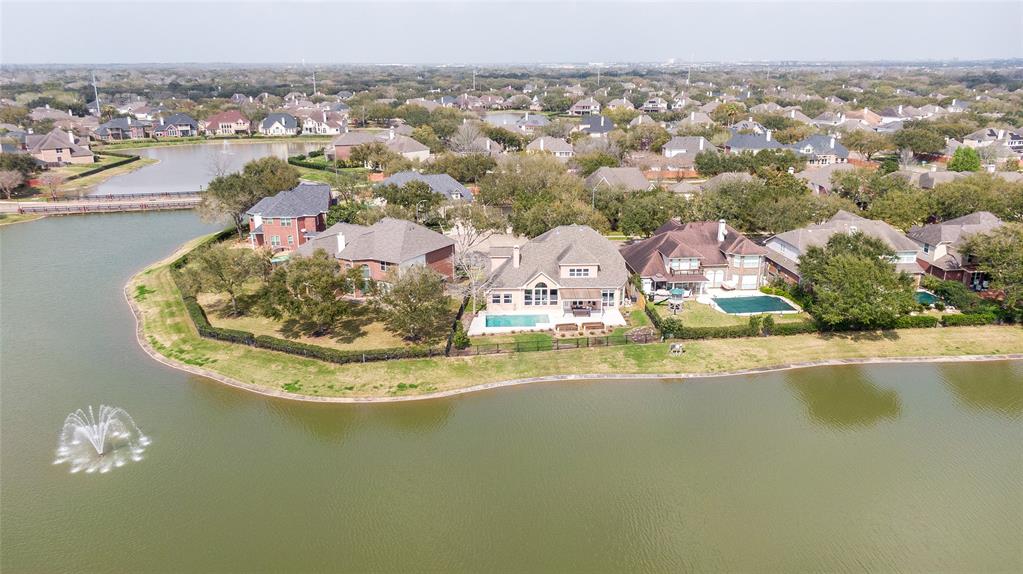 6310 Hidden Crest Way, Sugar Land, Texas image 3