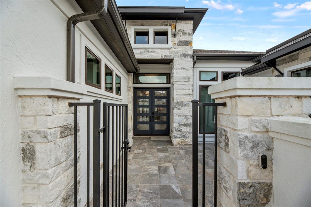 9010 Pleasant Cove