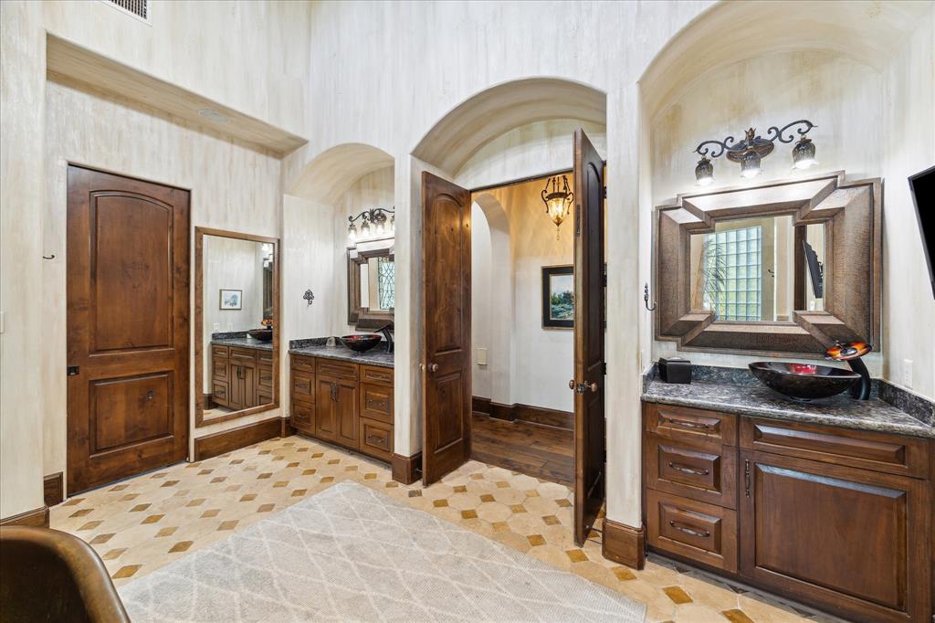 6010 Royal Point Court, Kingwood, Texas image 16