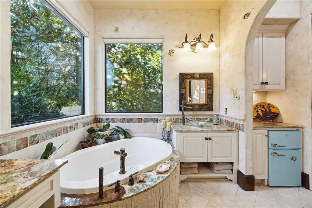 6010 Royal Point Court, Kingwood, Texas image 20