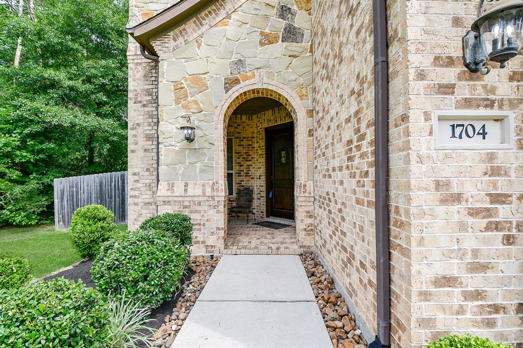 1704 Graystone Hills Drive