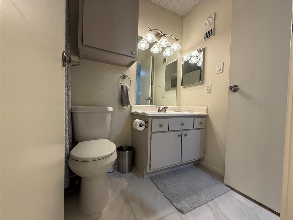 3919 Fairmont Parkway #240, Pasadena, Texas image 17