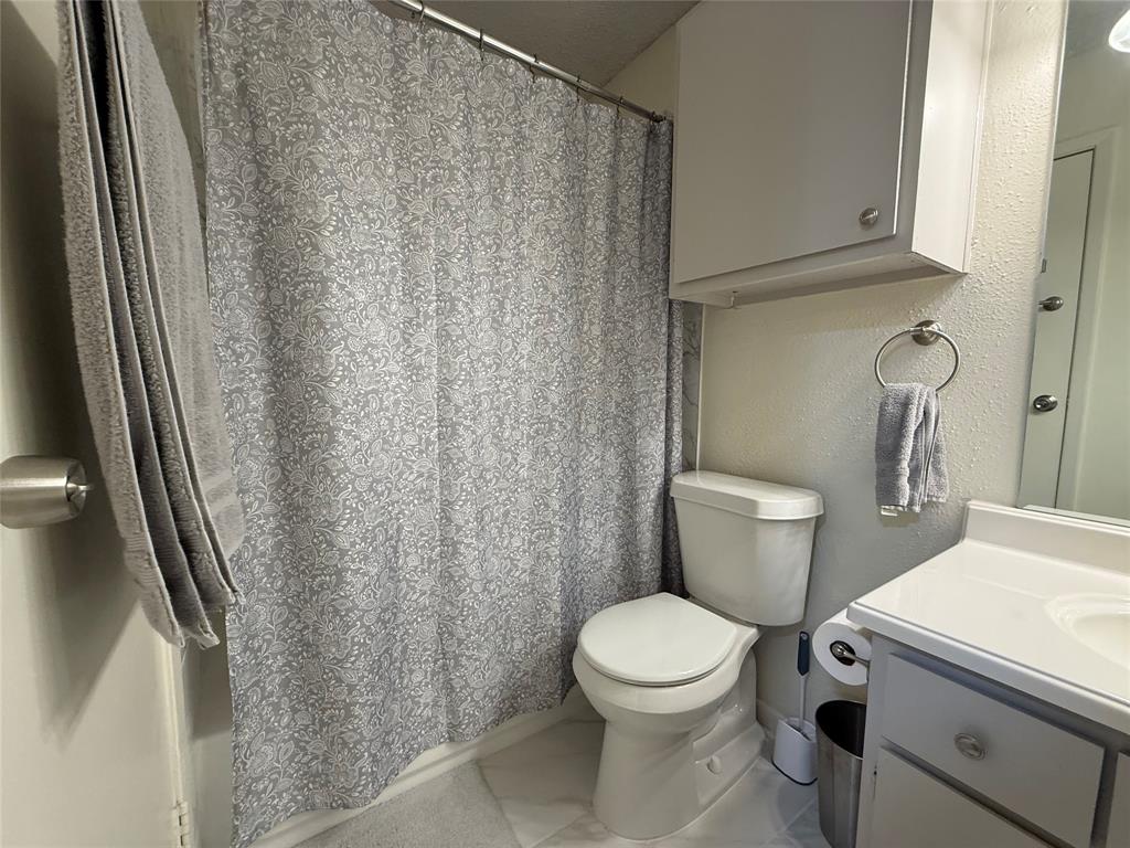 3919 Fairmont Parkway #240, Pasadena, Texas image 19