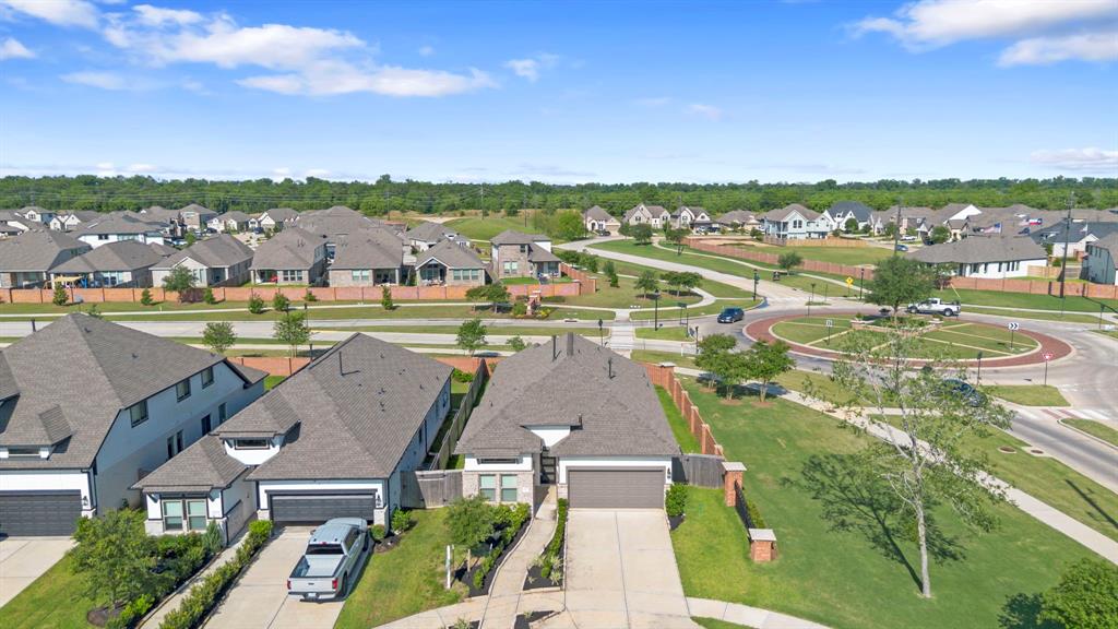 1963 Waters Branch Drive, Missouri City, Texas image 2