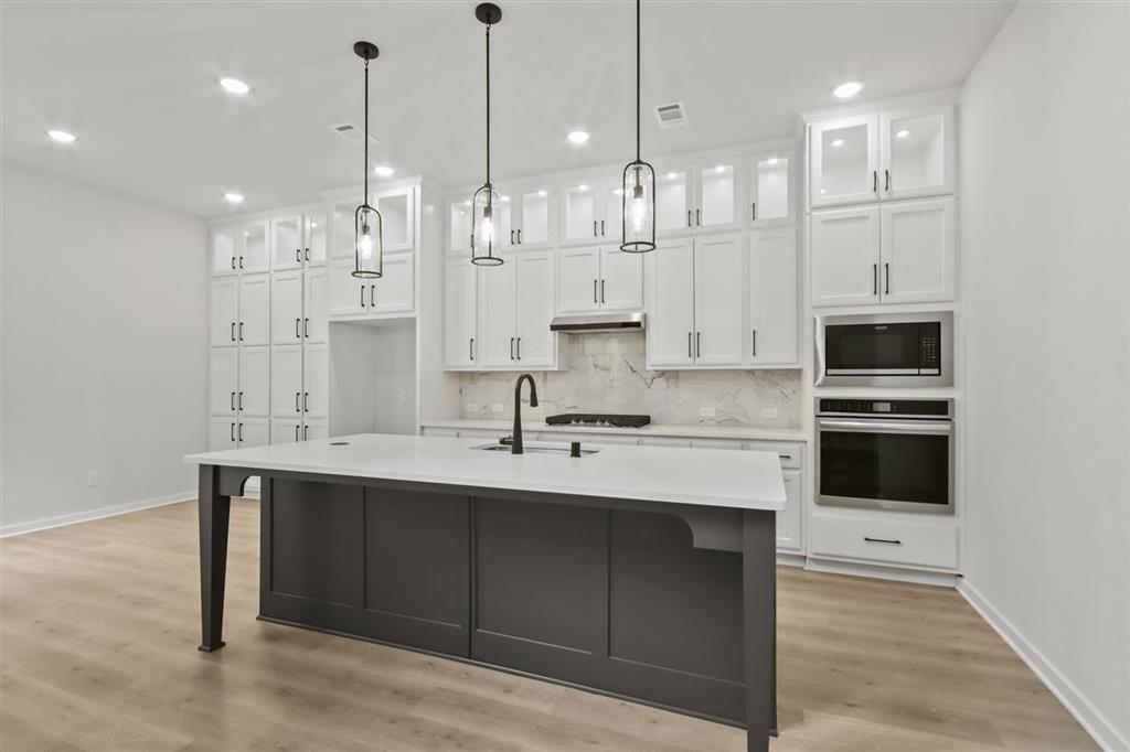 511 Cypress Valley Avenue, Montgomery, Texas image 1