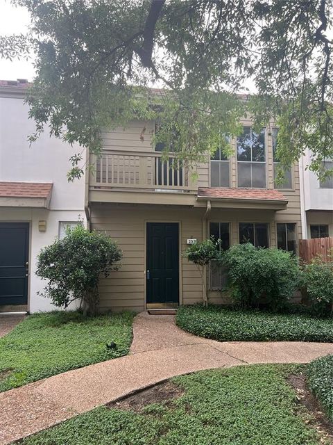 2100 Tanglewilde Street 253 Houston TX 77063