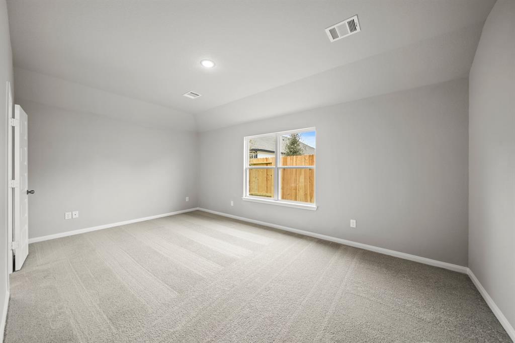 1372 Mount Blanc Path, Conroe, Texas image 10