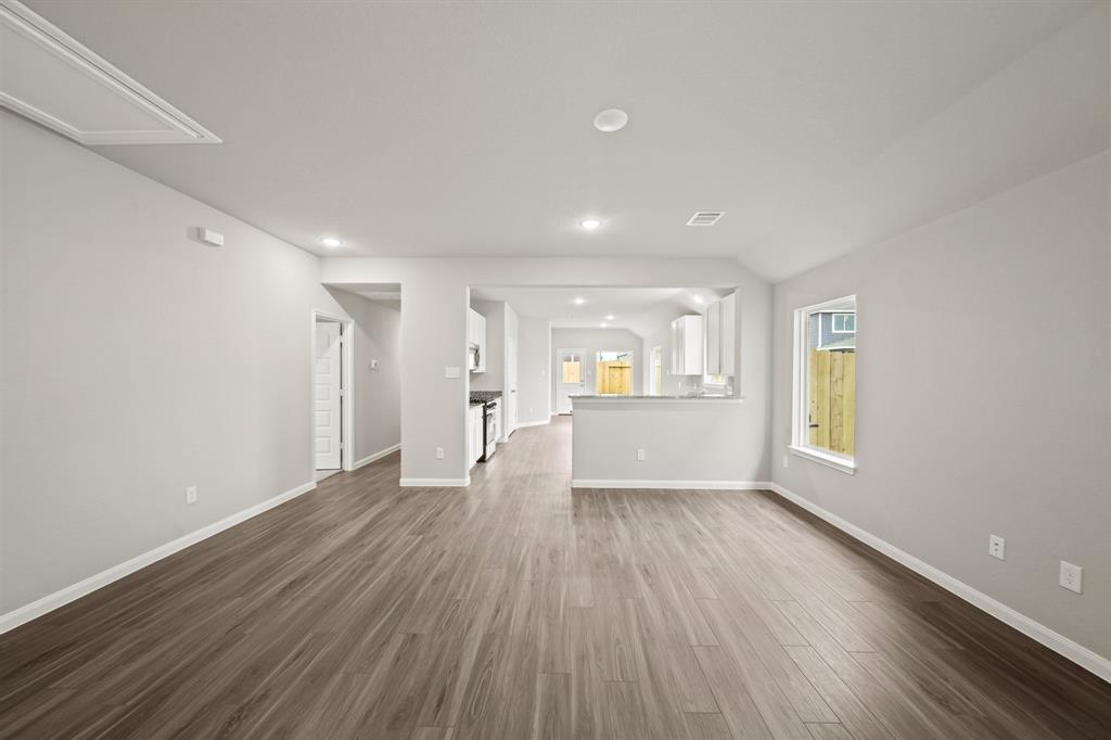 1372 Mount Blanc Path, Conroe, Texas image 7