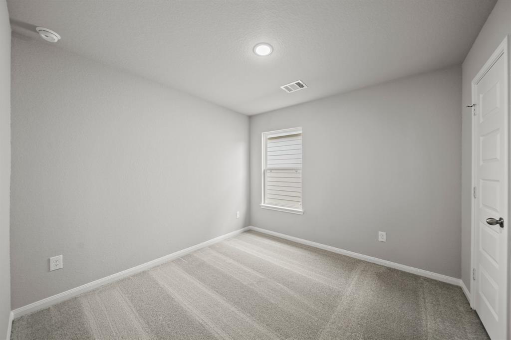 1372 Mount Blanc Path, Conroe, Texas image 13