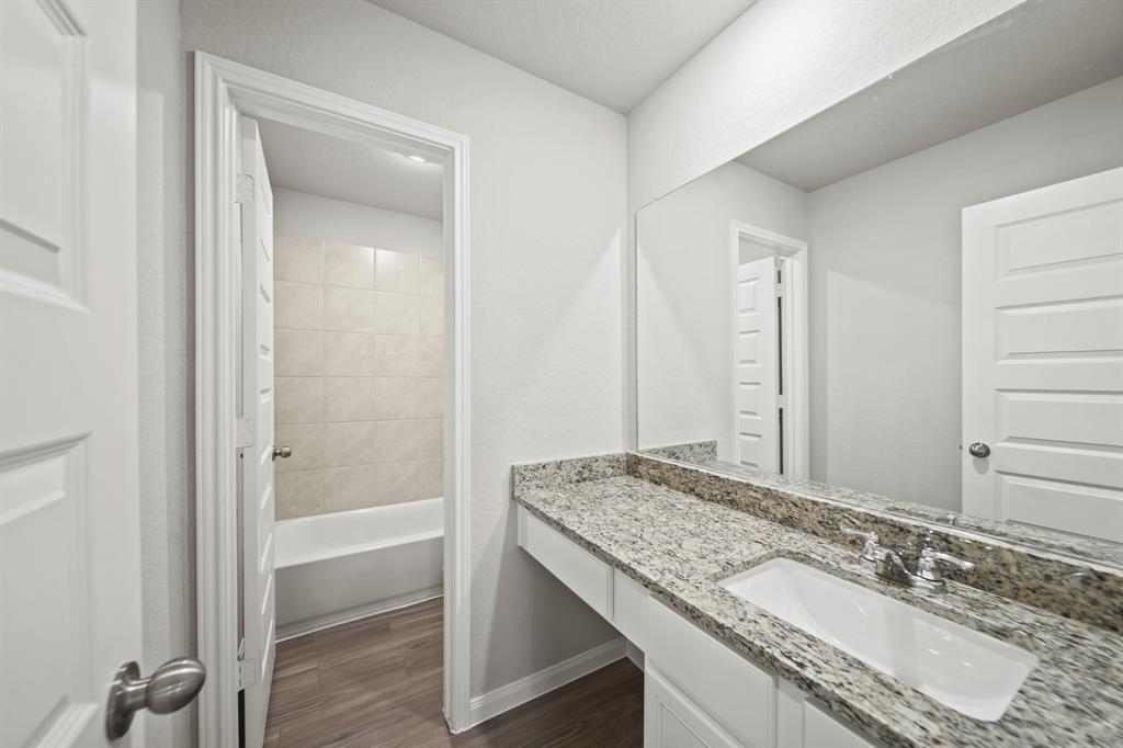 1372 Mount Blanc Path, Conroe, Texas image 15