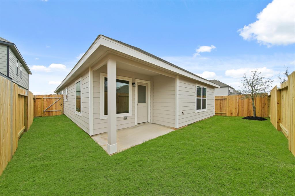 1372 Mount Blanc Path, Conroe, Texas image 17