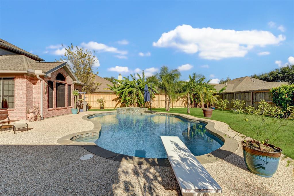 1403 Buttonwood Drive, Friendswood, Texas image 35