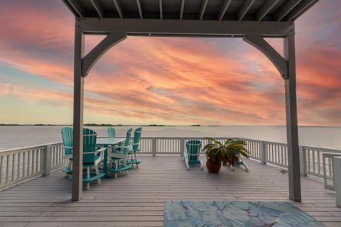 1827 Port O Call Street Tiki Island TX 77554