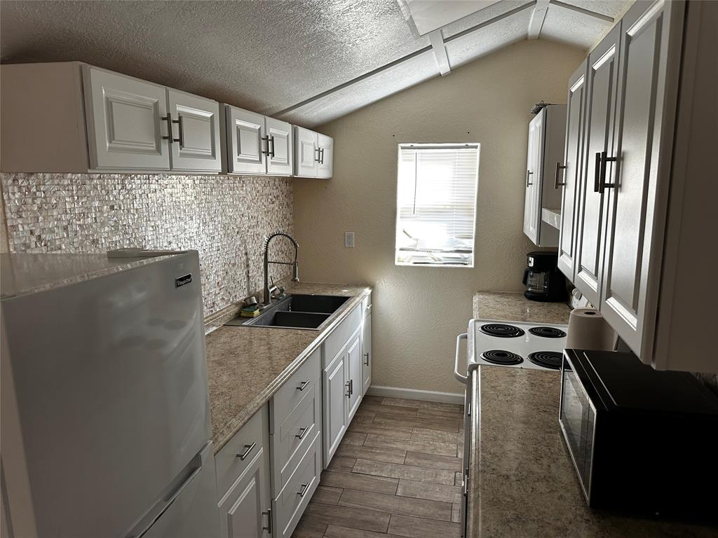 218 Shady Oaks Rd, Alvin, Texas image 5