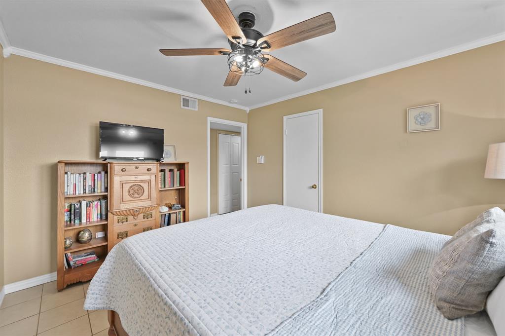 116 April Point Drive, Conroe, Texas image 13