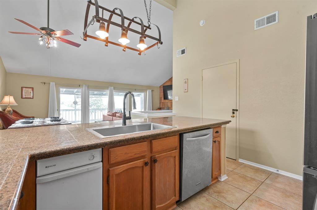 116 April Point Drive, Conroe, Texas image 31