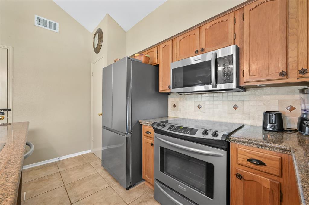 116 April Point Drive, Conroe, Texas image 32