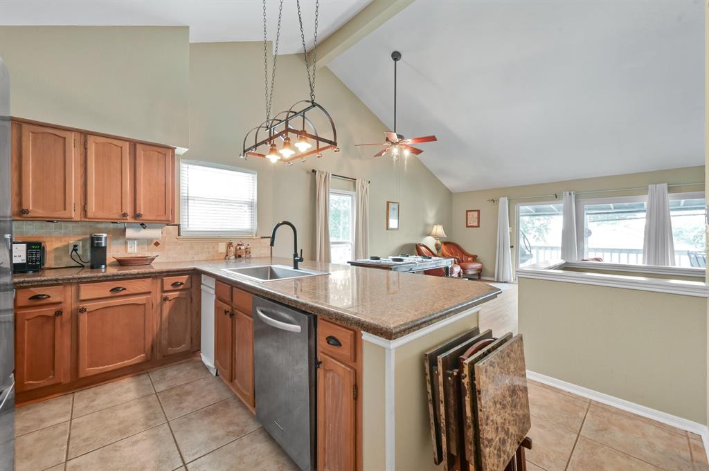 116 April Point Drive, Conroe, Texas image 29