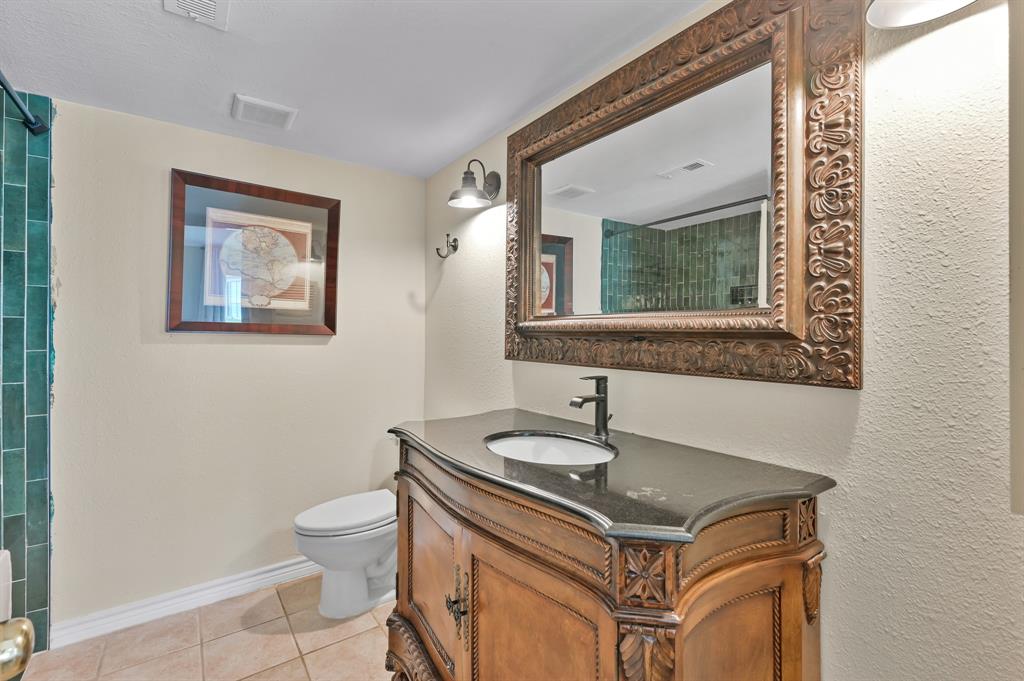 116 April Point Drive, Conroe, Texas image 9