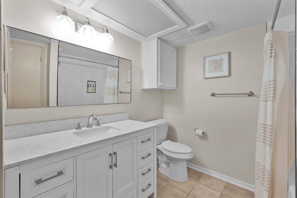 116 April Point Drive, Conroe, Texas image 14
