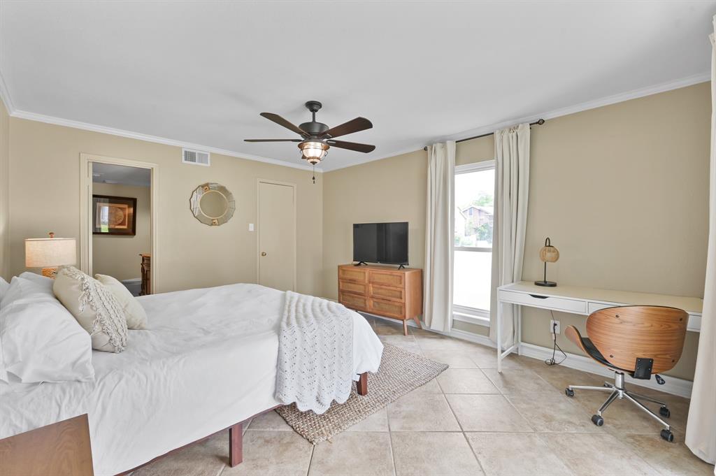 116 April Point Drive, Conroe, Texas image 6