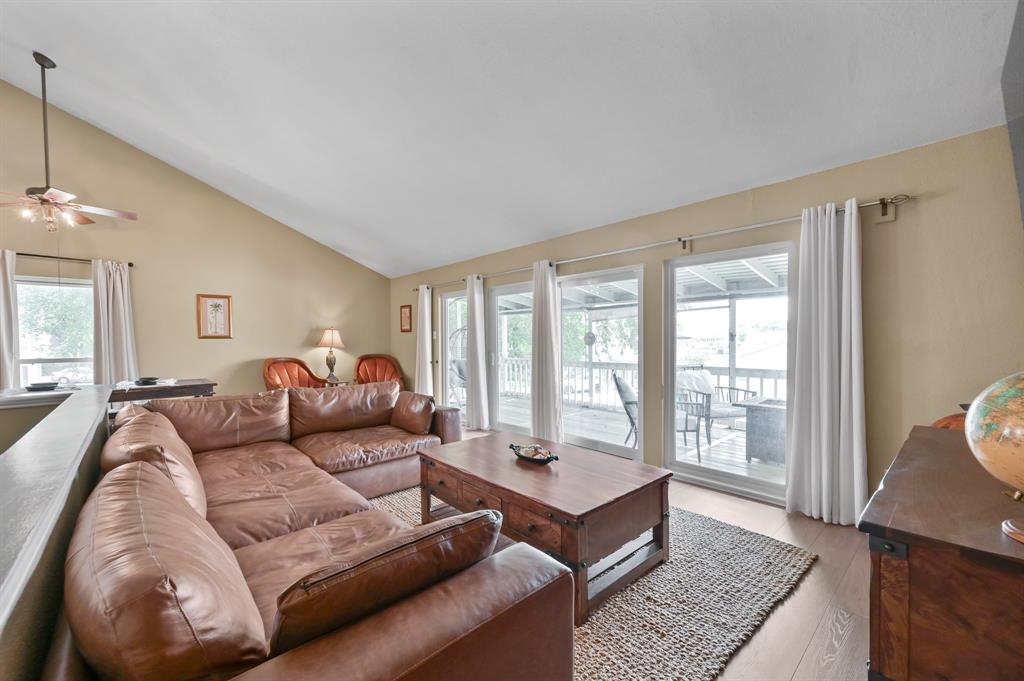 116 April Point Drive, Conroe, Texas image 17